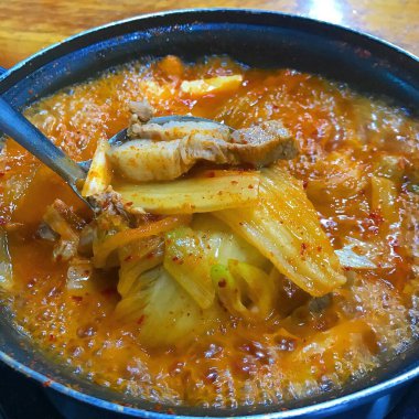 Lezzetli Asya yemeklerinin yakın görüntüsü