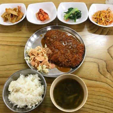 Lezzetli Asya yemeklerinin yakın görüntüsü