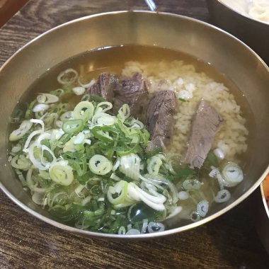 Lezzetli Asya yemeklerinin yakın görüntüsü