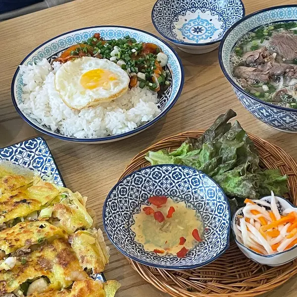 Kore usulü pirinç ve çorba, Kore usulü yemek.