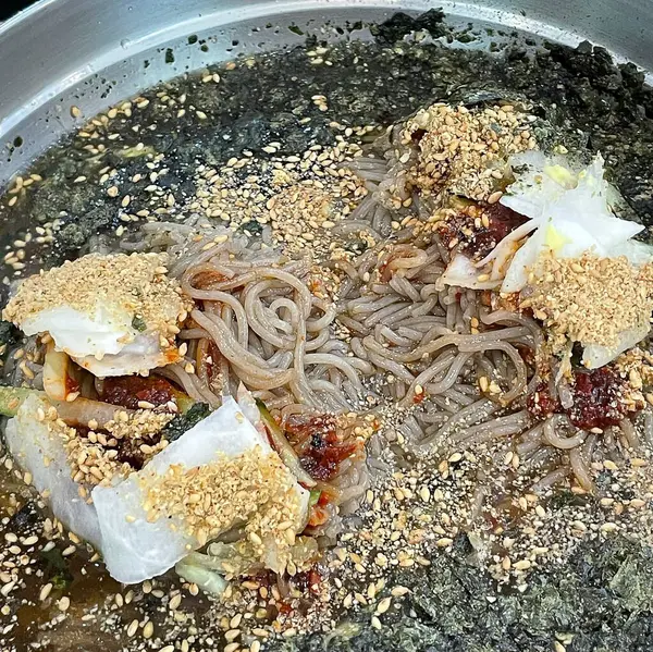 Kore usulü etli erişte, Kore yemeği.