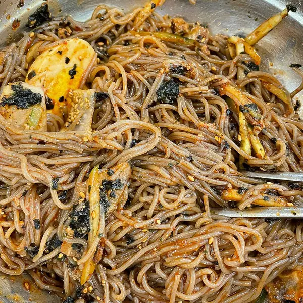 tavuklu ve sebzeli makarna