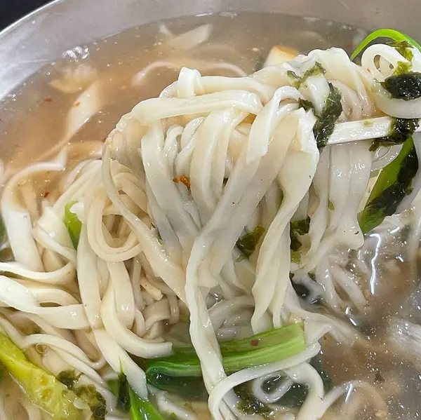 Lezzetli Asya yemeklerinin yakın görüntüsü