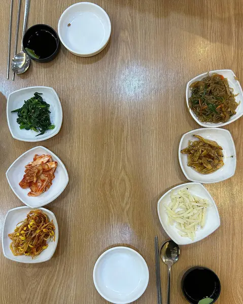 Restoranda geleneksel Çin yemeği