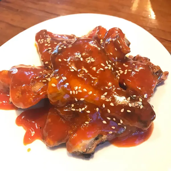 Kore yemeği, soslu ızgara tavuk..