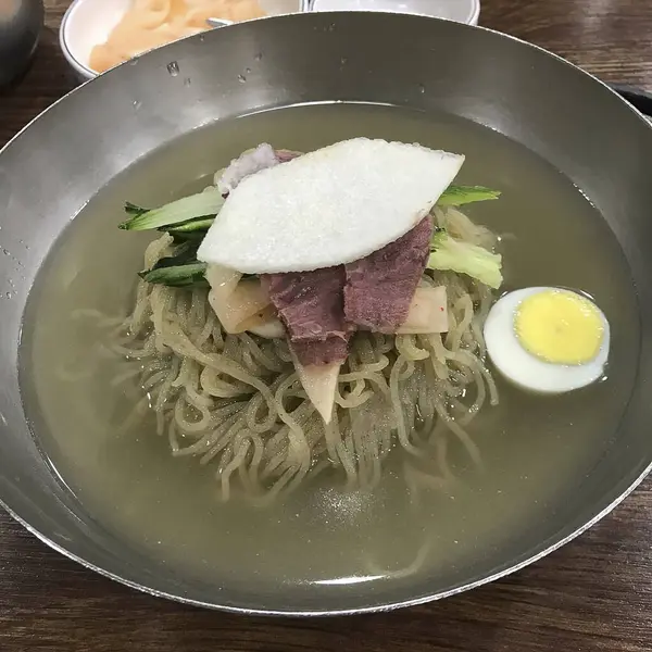 Lezzetli Asya yemeklerinin yakın görüntüsü