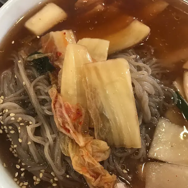 Lezzetli Asya yemeklerinin yakın görüntüsü