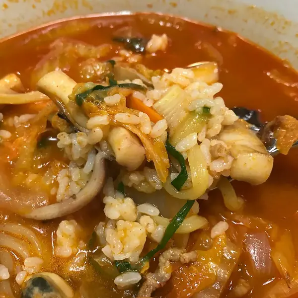 Lezzetli Asya yemeklerinin yakın görüntüsü