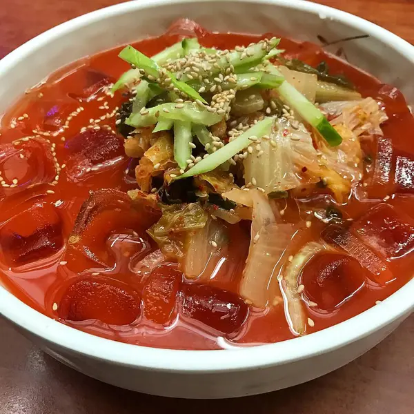 Lezzetli Asya yemeklerinin yakın görüntüsü