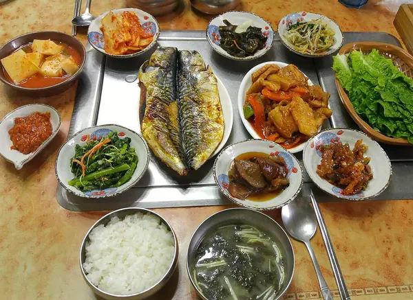 Kore geleneksel yemekleri çeşitli yemekler