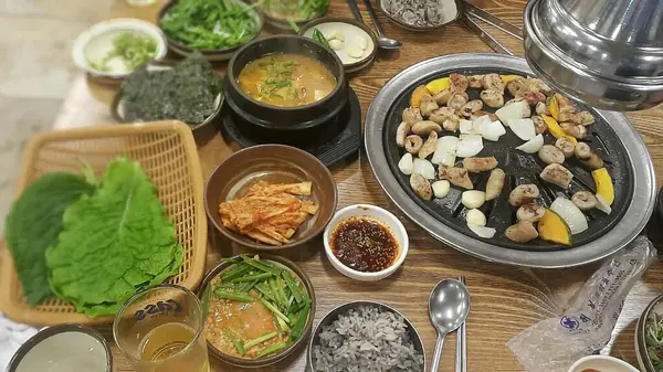 Lezzetli Asya yemeklerinin yakın görüntüsü