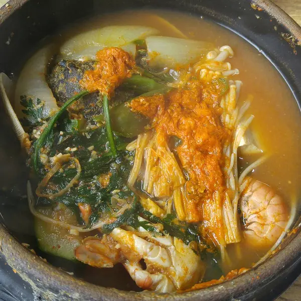 Lezzetli Asya yemeklerinin yakın görüntüsü