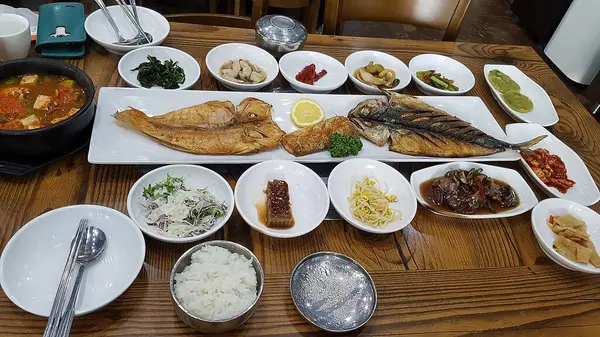 Lezzetli Asya yemeklerinin yakın görüntüsü