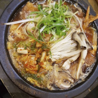 Lezzetli Asya yemeklerinin yakın görüntüsü