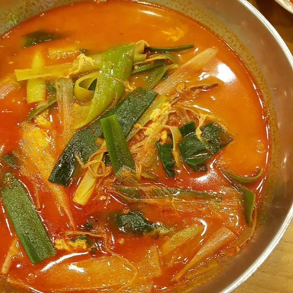 Lezzetli Asya yemeklerinin yakın görüntüsü