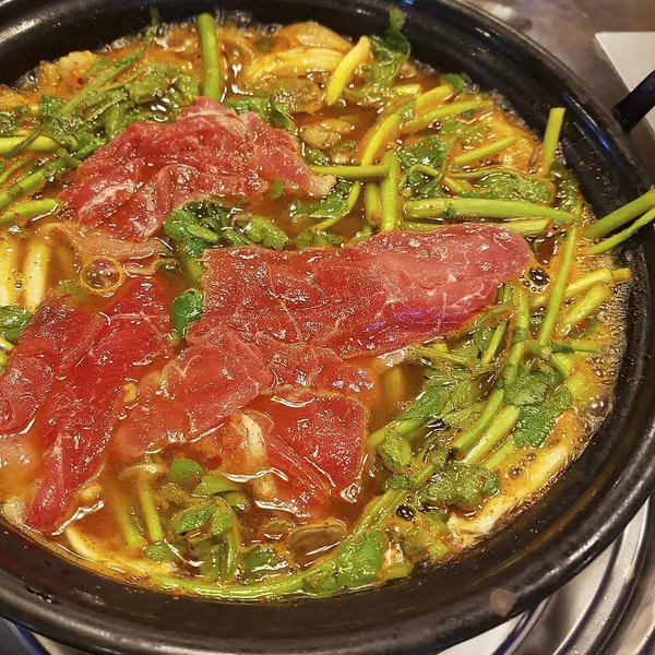 Lezzetli Asya yemeklerinin yakın görüntüsü