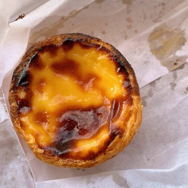 Portekiz 'de bir restoranda yumurtalı tart.