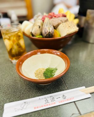 Lezzetli Asya yemeklerinin yakın görüntüsü