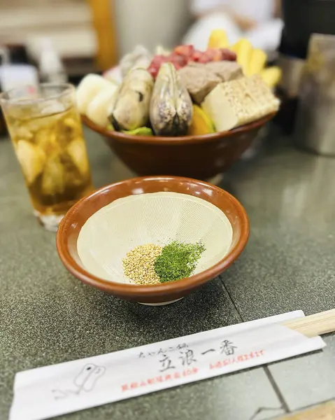 Lezzetli Asya yemeklerinin yakın görüntüsü