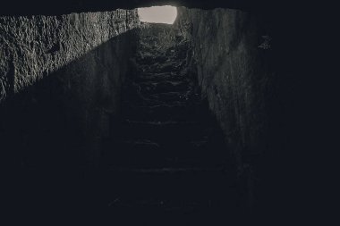 Siyah taşlı koyu arkaplan