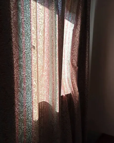 bir cam ışık ile pencere