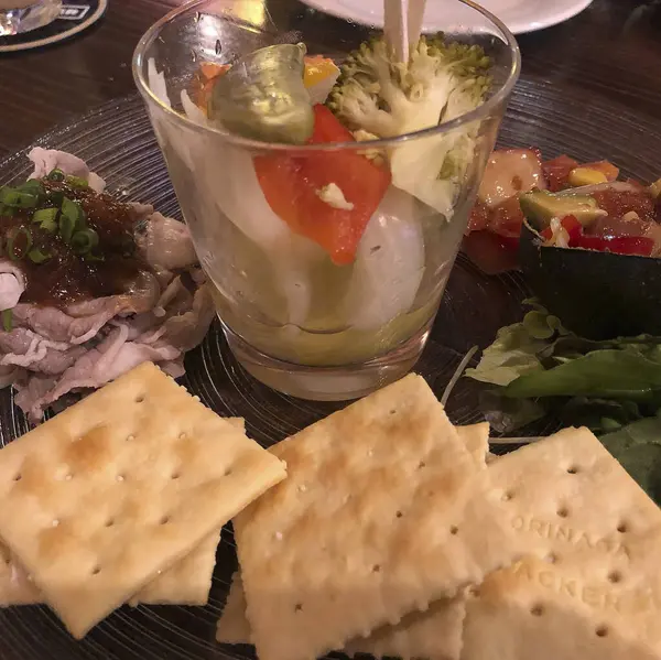 Lezzetli Asya yemeklerinin yakın görüntüsü