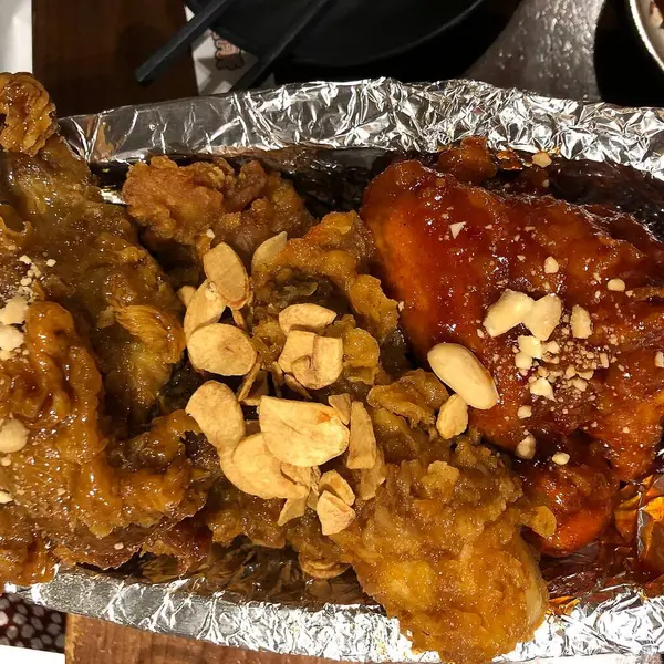 Lezzetli Asya yemeklerinin yakın görüntüsü