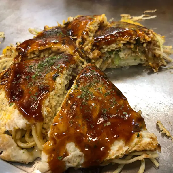 Lezzetli Asya yemeklerinin yakın görüntüsü