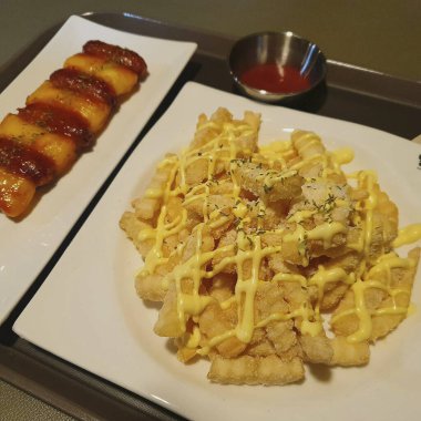 soslu patates kızartması