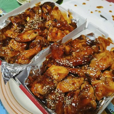 Lezzetli Asya yemeklerinin yakın görüntüsü