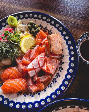 Pirinçli somon balığı.