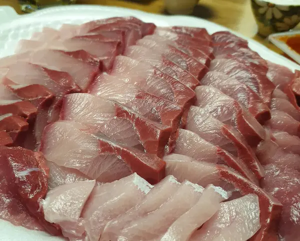 Piyasadaki çiğ balık