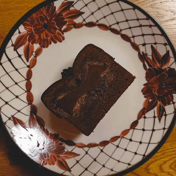 Kremalı ve fındıklı çikolatalı pasta