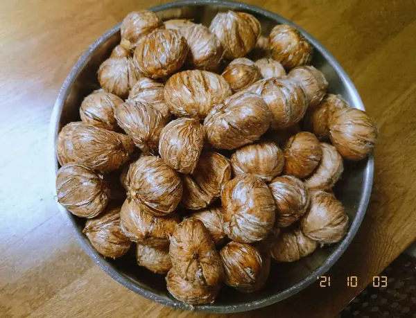 Sepette taze organik ceviz