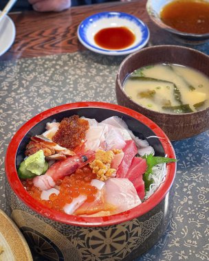 Lezzetli Asya yemeklerinin yakın görüntüsü