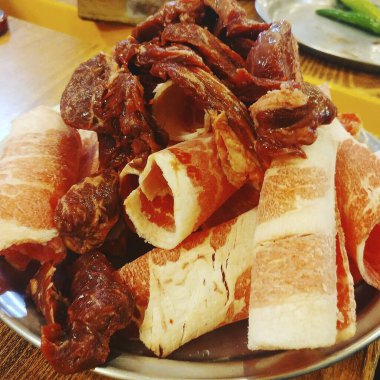 Lezzetli Asya yemeklerinin yakın görüntüsü