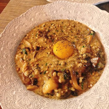 Lezzetli Asya yemeklerinin yakın görüntüsü