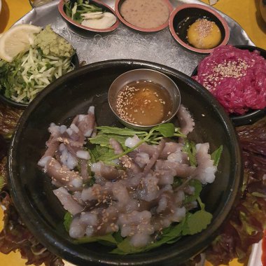 Lezzetli Asya yemeklerinin yakın görüntüsü