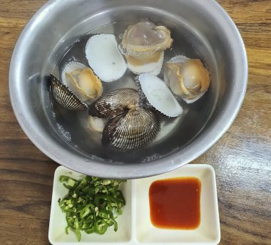 Pazarda taze deniz ürünleri