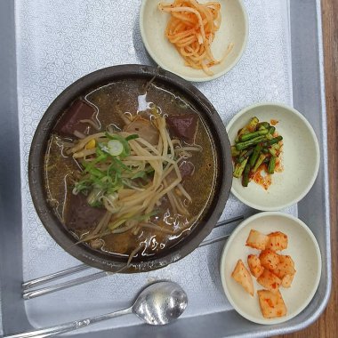 Lezzetli Asya yemeklerinin yakın görüntüsü