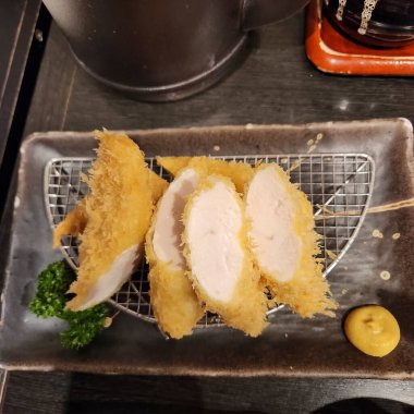 Sahanda yumurtanın mutfak fotoğrafı.