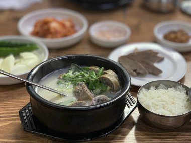 Lezzetli Asya yemeklerinin yakın görüntüsü