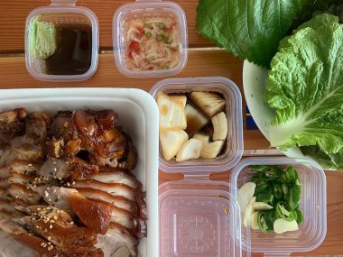 Lezzetli Asya yemeklerinin yakın görüntüsü