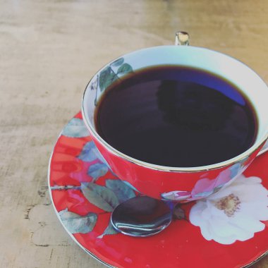 Bir fincan sade kahve.