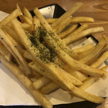 french fries with salt and pepper