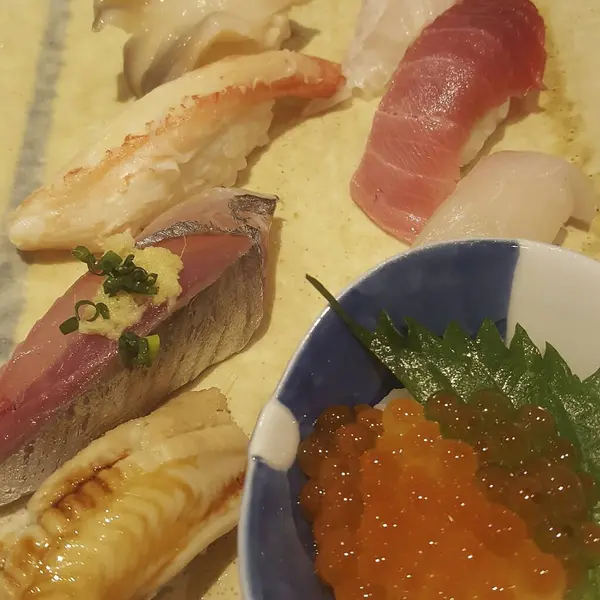 Lezzetli Asya yemeklerinin yakın görüntüsü