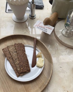 Fındık ve ballı çikolata ve kremalı pasta