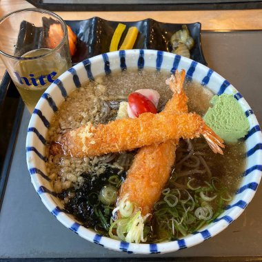 Japon yemeği mi? Restoranda kızarmış balıklı ueno.