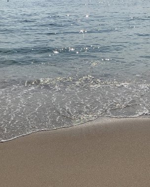 Dalgalı güzel deniz kıyıları