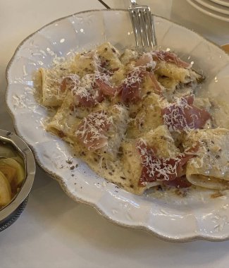 etli ve sebzeli makarna